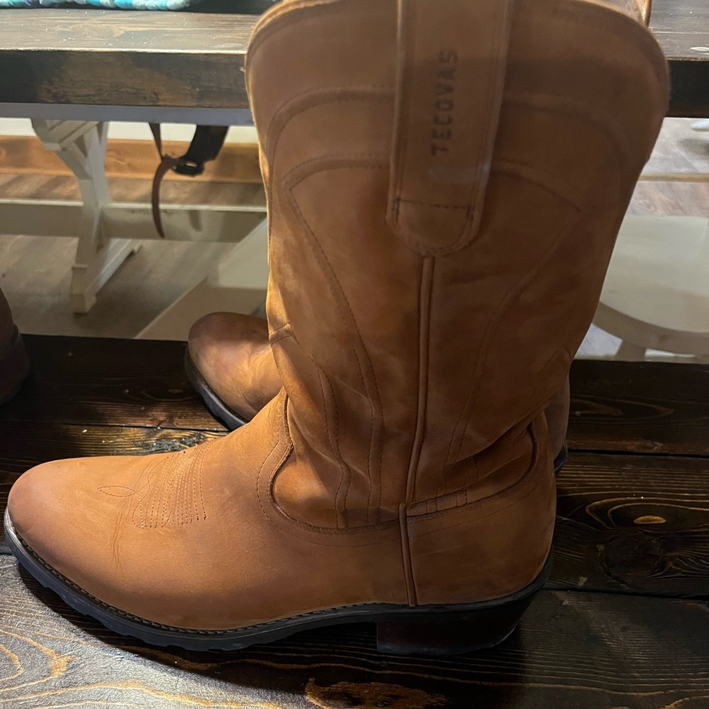 Tecova men’s size 14 roper heel.  Stockton style. $185 plus shipping.